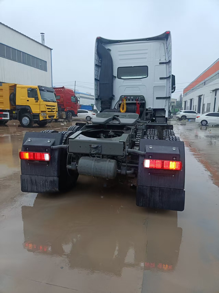 SINOTRUK HOWO - رأس تريلا: صورة 4 SINOTRUK HOWO - رأس تريلا: صورة 4