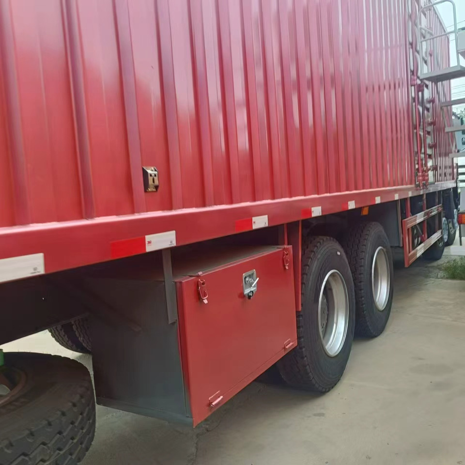 SINOTRUK HOWO - شاحنة صندوقية: صورة 4 SINOTRUK HOWO - شاحنة صندوقية: صورة 4