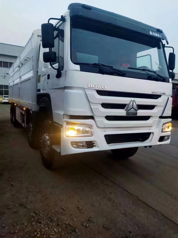 SINOTRUK Howo 8*4 Fence Brucket Truck - شاحنة: صورة 3 SINOTRUK Howo 8*4 Fence Brucket Truck - شاحنة: صورة 3