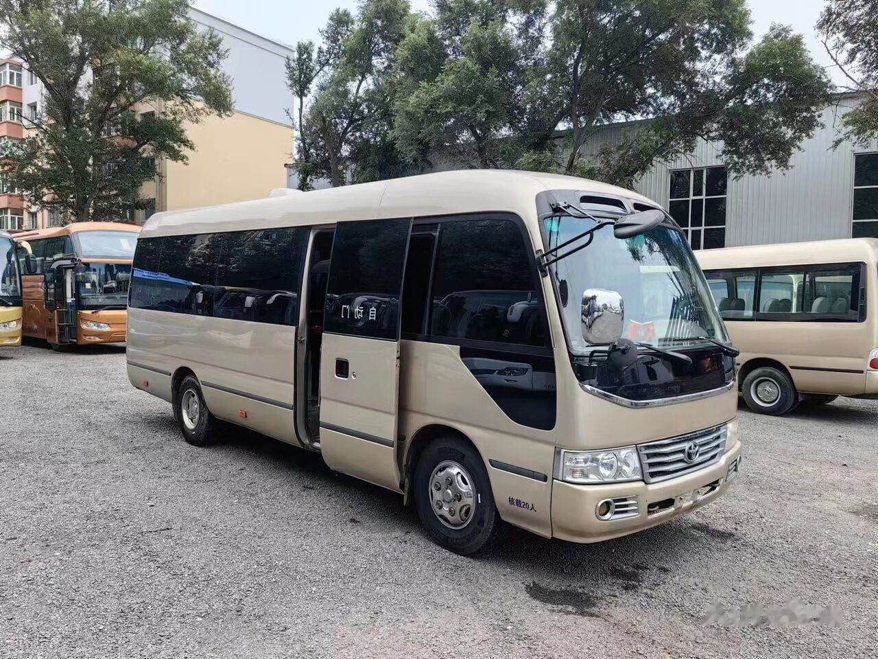 Toyota Coaster - حافلة نقل لمسافات طويلة: صورة 3 Toyota Coaster - حافلة نقل لمسافات طويلة: صورة 3