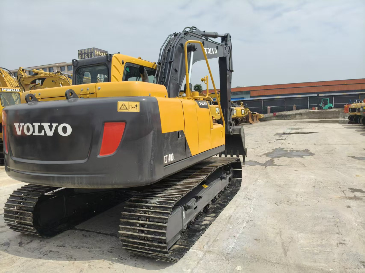 Volvo EC140DL - حفار زاحف: صورة 3 Volvo EC140DL - حفار زاحف: صورة 3