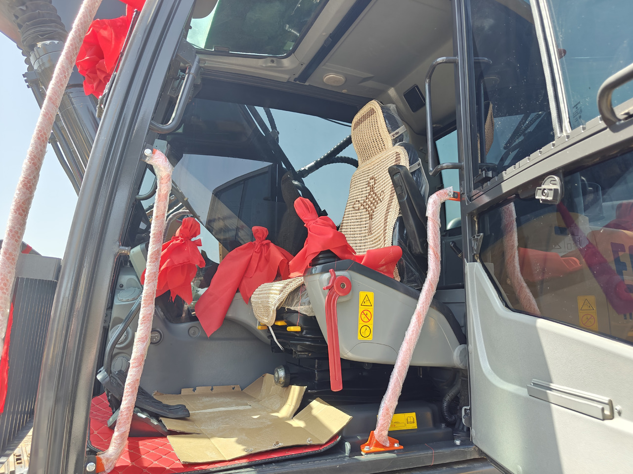 Volvo EC300DL - حفار زاحف: صورة 5 Volvo EC300DL - حفار زاحف: صورة 5