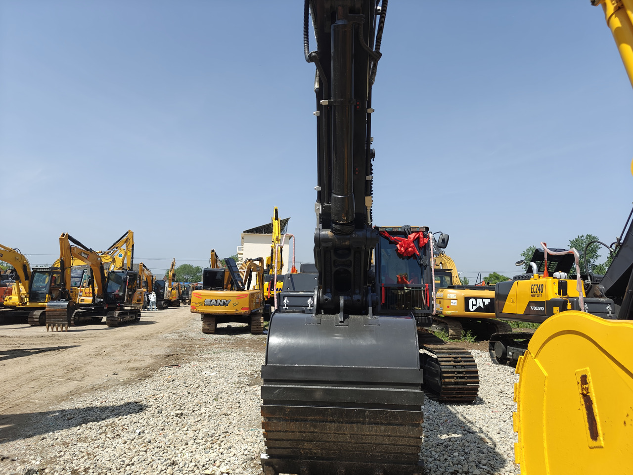 Volvo EC300DL - حفار زاحف: صورة 3 Volvo EC300DL - حفار زاحف: صورة 3