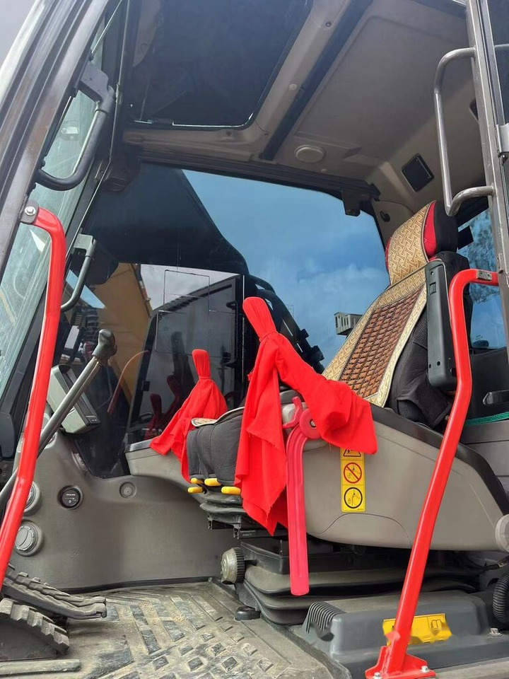Volvo EC300D - حفار زاحف: صورة 2 Volvo EC300D - حفار زاحف: صورة 2