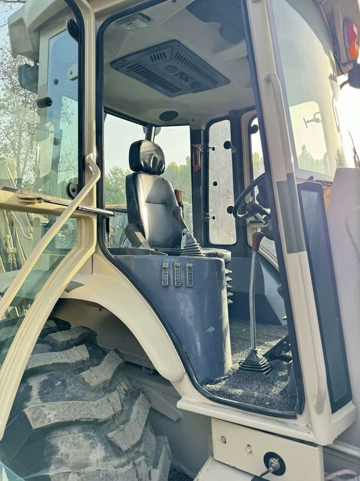 لودر ذو محراث خلفي/ باكهو XCMG XT870: صورة 7