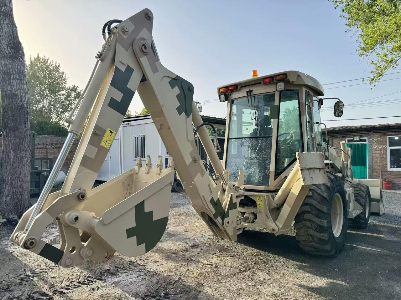 لودر ذو محراث خلفي/ باكهو XCMG XT870: صورة 6