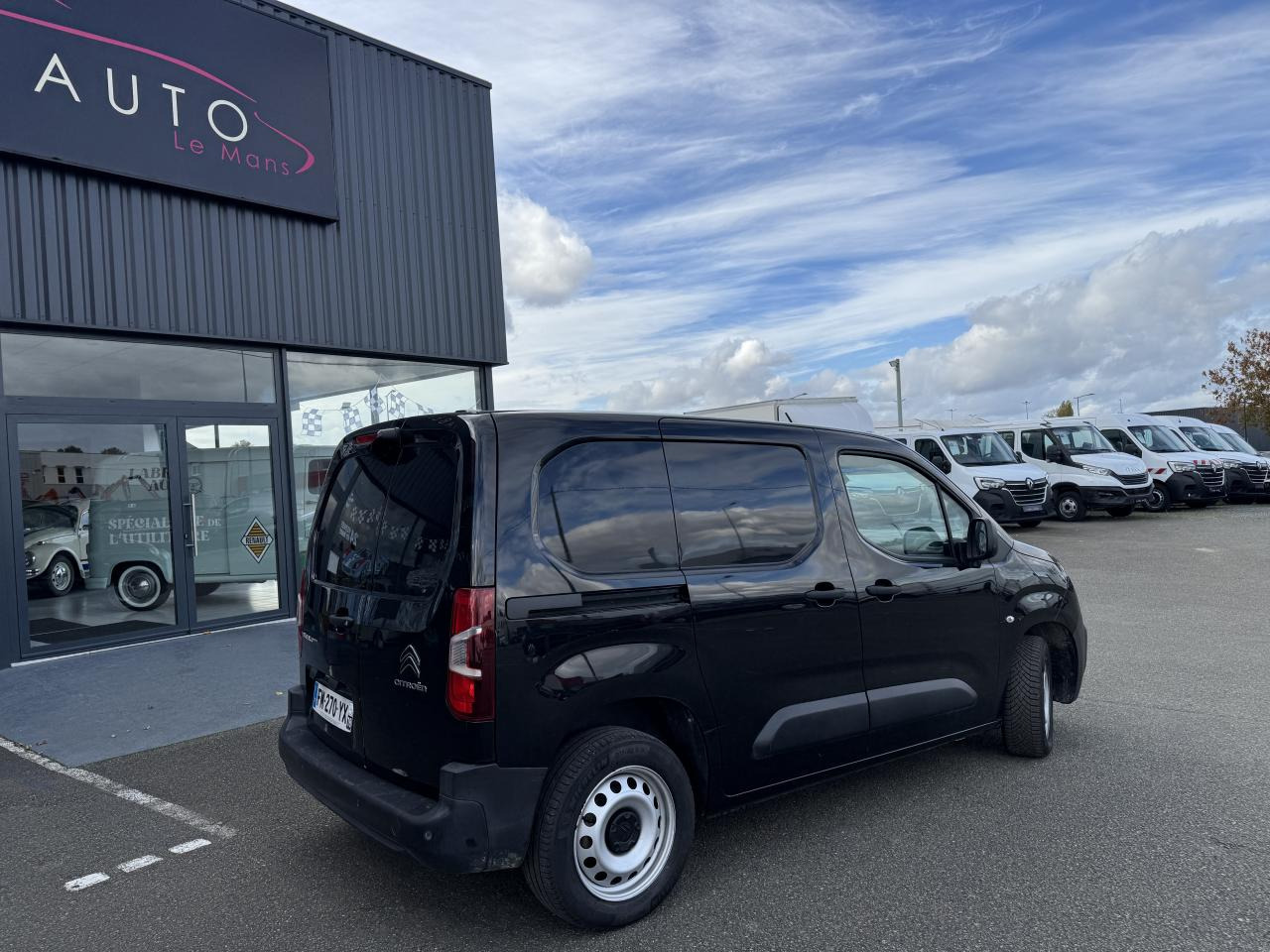 CITROEN Berlingo 1.5 BlueHDi S&S - 130 - BV EAT8 III FOURGON Fourgon M Driver 650 kg PHASE 1 - فان: صورة 5 CITROEN Berlingo 1.5 BlueHDi S&S - 130 - BV EAT8 III FOURGON Fourgon M Driver 650 kg PHASE 1 - فان: صورة 5