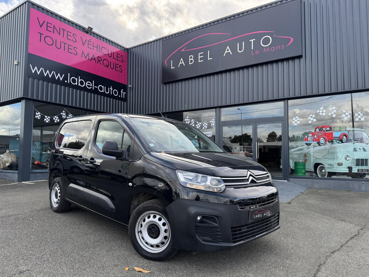 CITROEN Berlingo 1.5 BlueHDi S&S - 130 - BV EAT8 III FOURGON Fourgon M Driver 650 kg PHASE 1 - فان: صورة 1 CITROEN Berlingo 1.5 BlueHDi S&S - 130 - BV EAT8 III FOURGON Fourgon M Driver 650 kg PHASE 1 - فان: صورة 1
