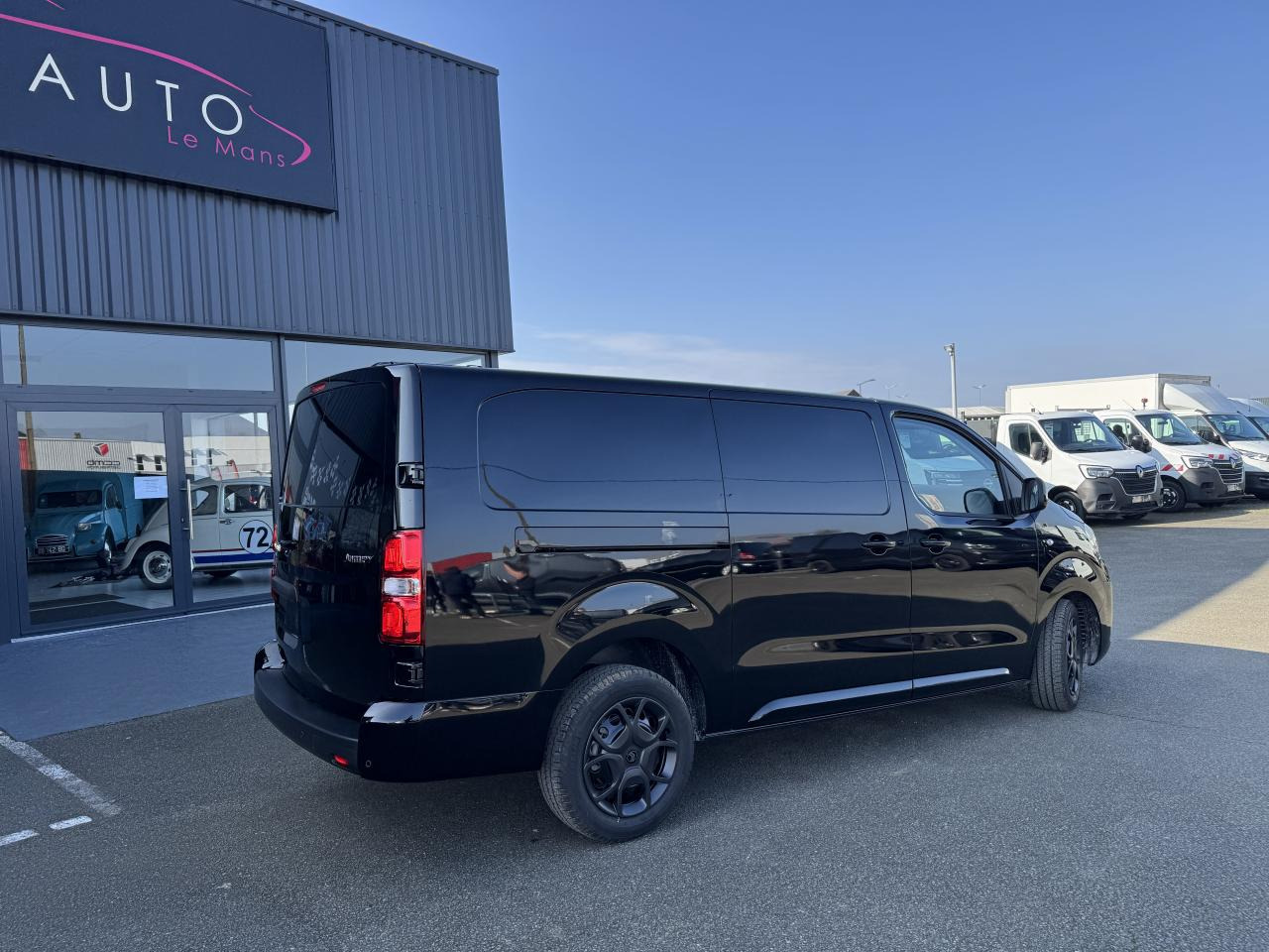CITROEN Jumpy M 2.0 BlueHDi - 180 S&S - BV EAT8 III FOURGON . PHASE 2 - فان: صورة 5 CITROEN Jumpy M 2.0 BlueHDi - 180 S&S - BV EAT8 III FOURGON . PHASE 2 - فان: صورة 5