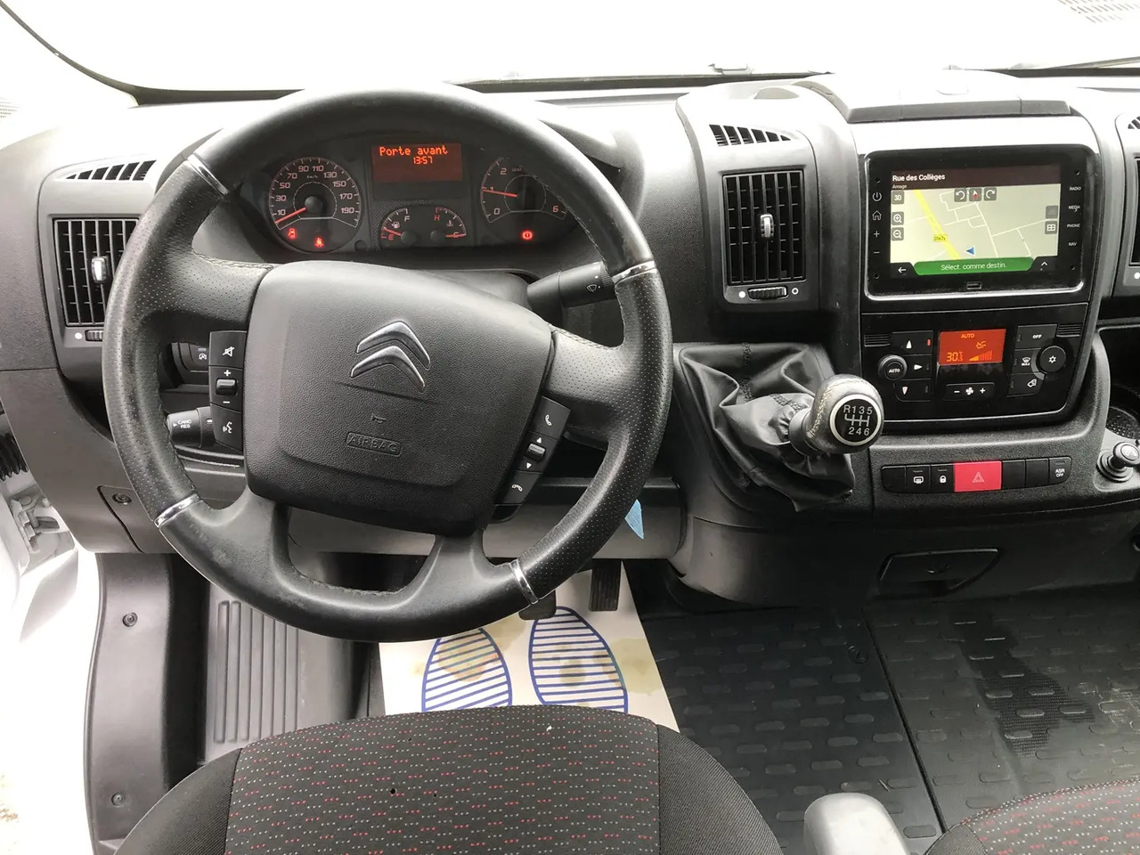 Citroen Jumper L2H2 3.3 140CH BLUEHDI S&S - فان: صورة 3 Citroen Jumper L2H2 3.3 140CH BLUEHDI S&S - فان: صورة 3