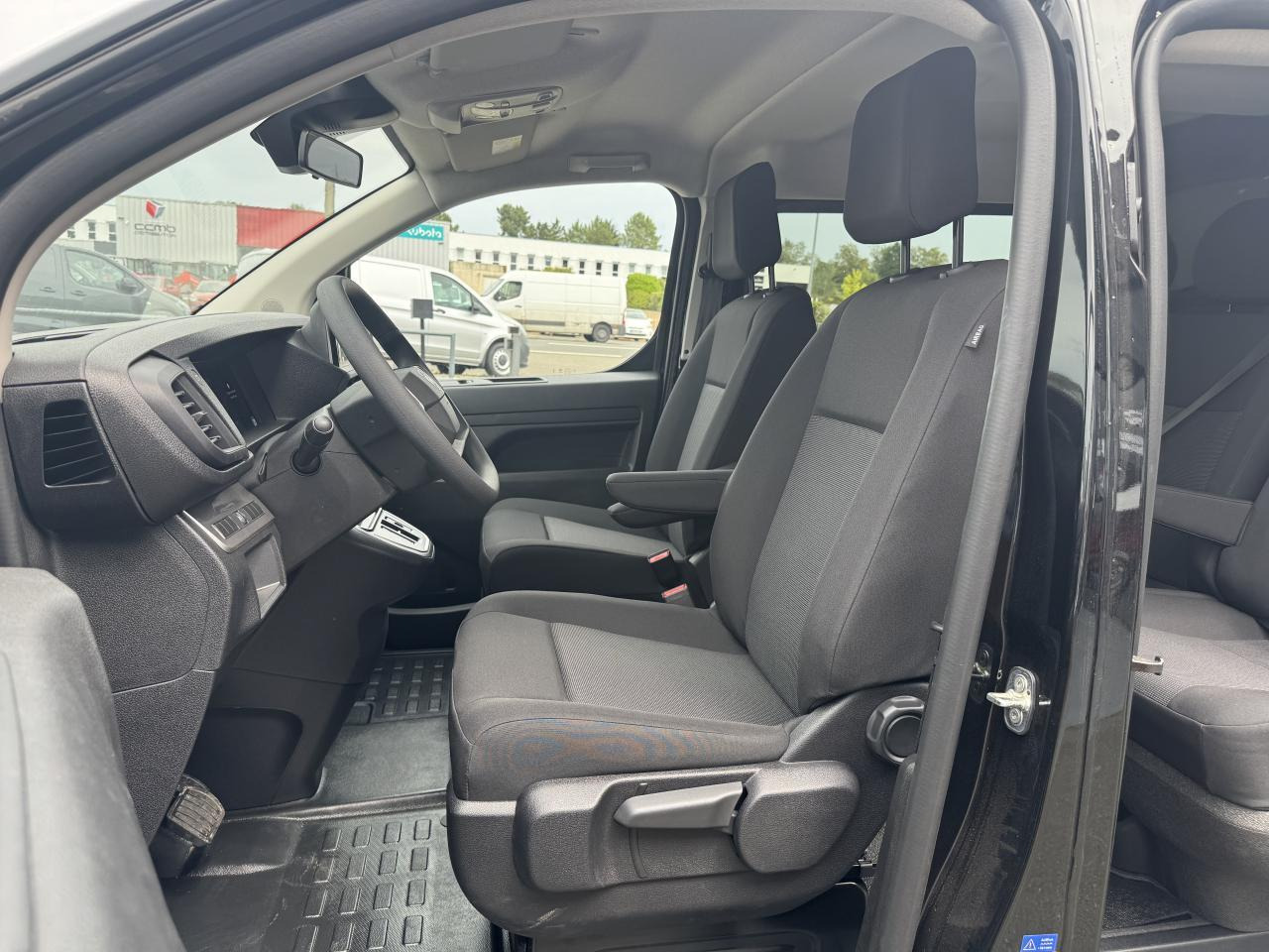 Citroen Jumpy XL 2.0 BLUEHDI 180CH S&S CABINE APPROFONDIE FIXE EAT8 5 PLACES - الشاحنات الصغيرة كابينة مزدوجة: صورة 4 Citroen Jumpy XL 2.0 BLUEHDI 180CH S&S CABINE APPROFONDIE FIXE EAT8 5 PLACES - الشاحنات الصغيرة كابينة مزدوجة: صورة 4