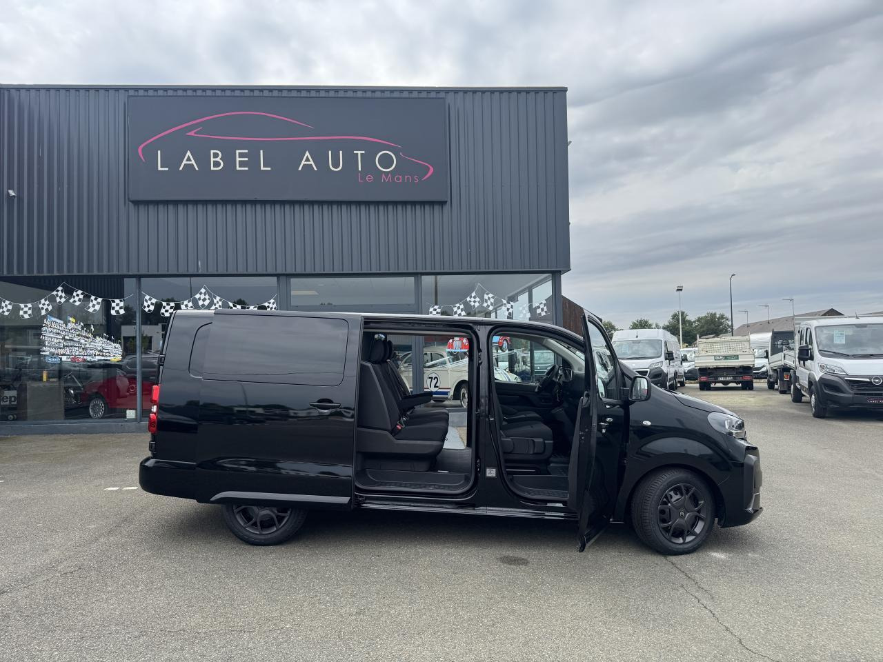 Citroen Jumpy XL 2.0 BLUEHDI 180CH S&S CABINE APPROFONDIE FIXE EAT8 5 PLACES - الشاحنات الصغيرة كابينة مزدوجة: صورة 2 Citroen Jumpy XL 2.0 BLUEHDI 180CH S&S CABINE APPROFONDIE FIXE EAT8 5 PLACES - الشاحنات الصغيرة كابينة مزدوجة: صورة 2