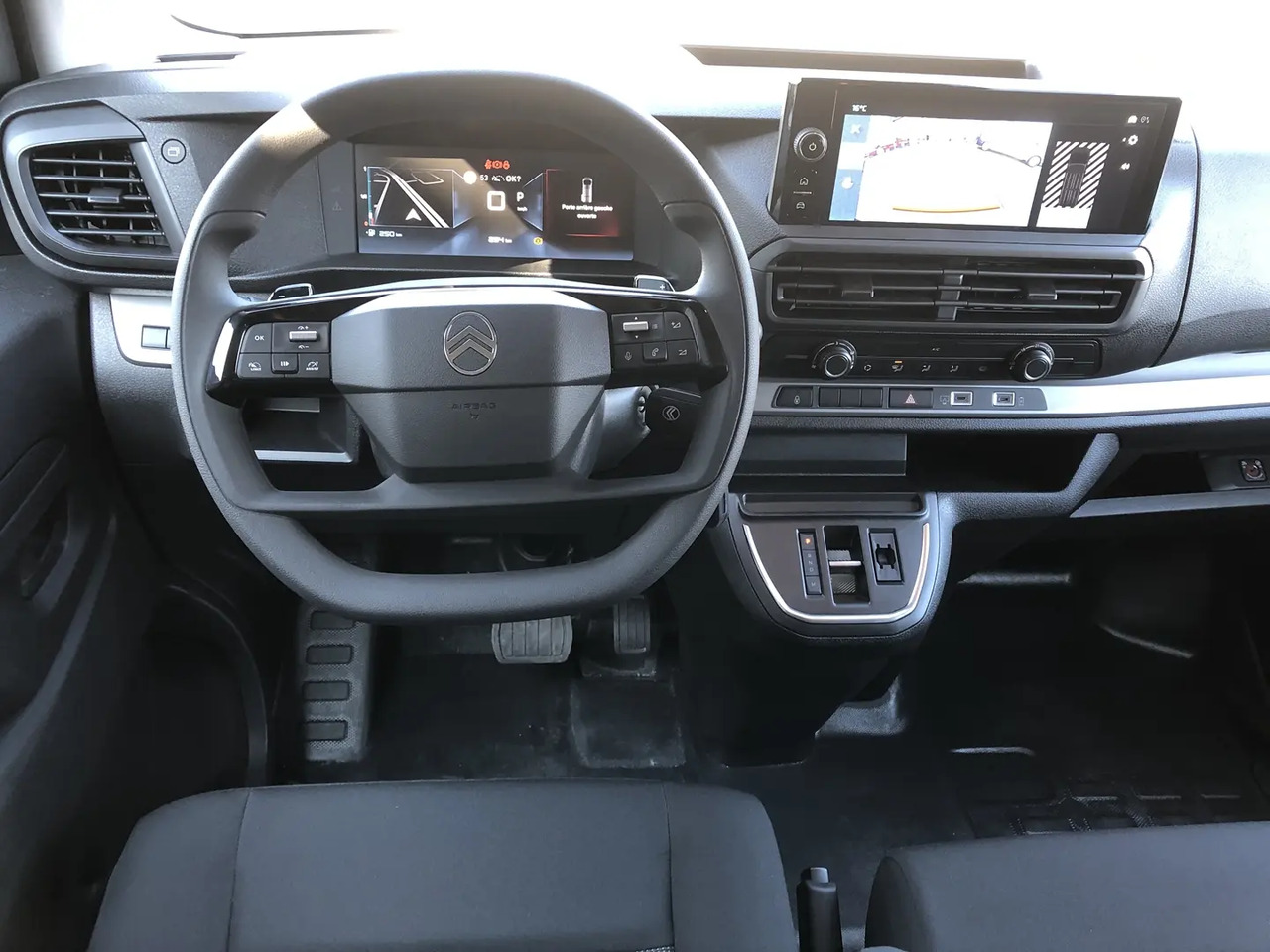 Citroen Jumpy XL 2.0 BLUEHDI 180CH S&S CABINE APPROFONDIE FIXE PACK PREMIUM CONNECT EAT8 - الشاحنات الصغيرة كابينة مزدوجة: صورة 4 Citroen Jumpy XL 2.0 BLUEHDI 180CH S&S CABINE APPROFONDIE FIXE PACK PREMIUM CONNECT EAT8 - الشاحنات الصغيرة كابينة مزدوجة: صورة 4