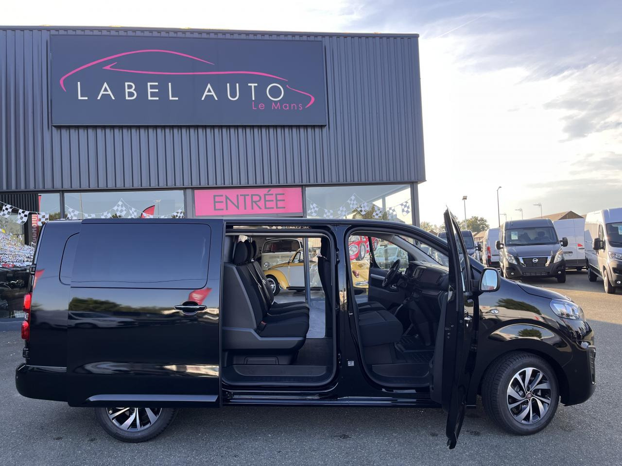 FIAT Scudo XL 2.0 BlueHDi - 180 S&S - BVA Cabine Approfondie 6 PLACES - الشاحنات الصغيرة كابينة مزدوجة: صورة 3 FIAT Scudo XL 2.0 BlueHDi - 180 S&S - BVA Cabine Approfondie 6 PLACES - الشاحنات الصغيرة كابينة مزدوجة: صورة 3