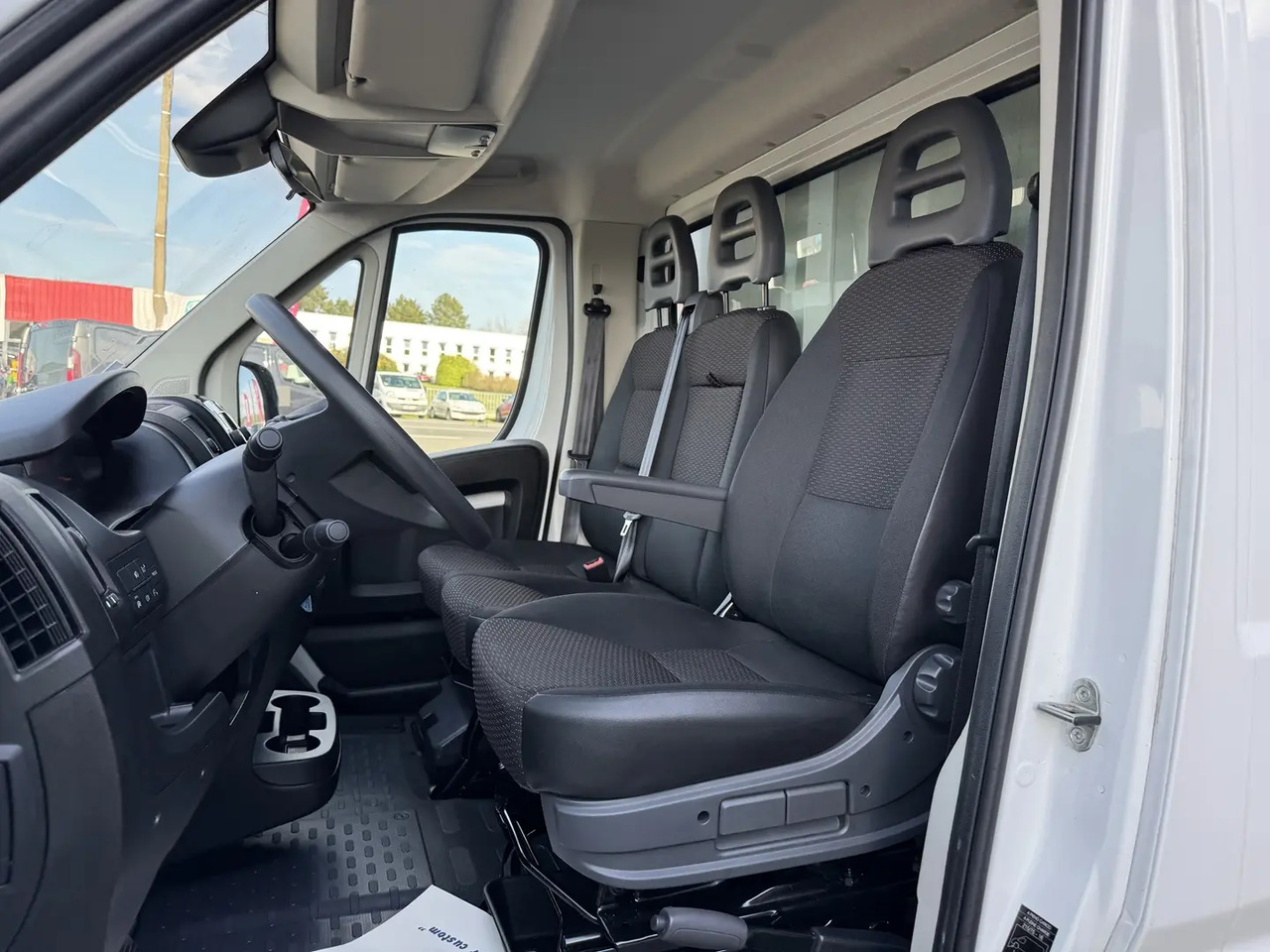Fiat Ducato CCB 3.5 MAXI HD M 2.3 MULTIJET 130CH BUSINESS - شاحنة بصندوق مغلق: صورة 5 Fiat Ducato CCB 3.5 MAXI HD M 2.3 MULTIJET 130CH BUSINESS - شاحنة بصندوق مغلق: صورة 5