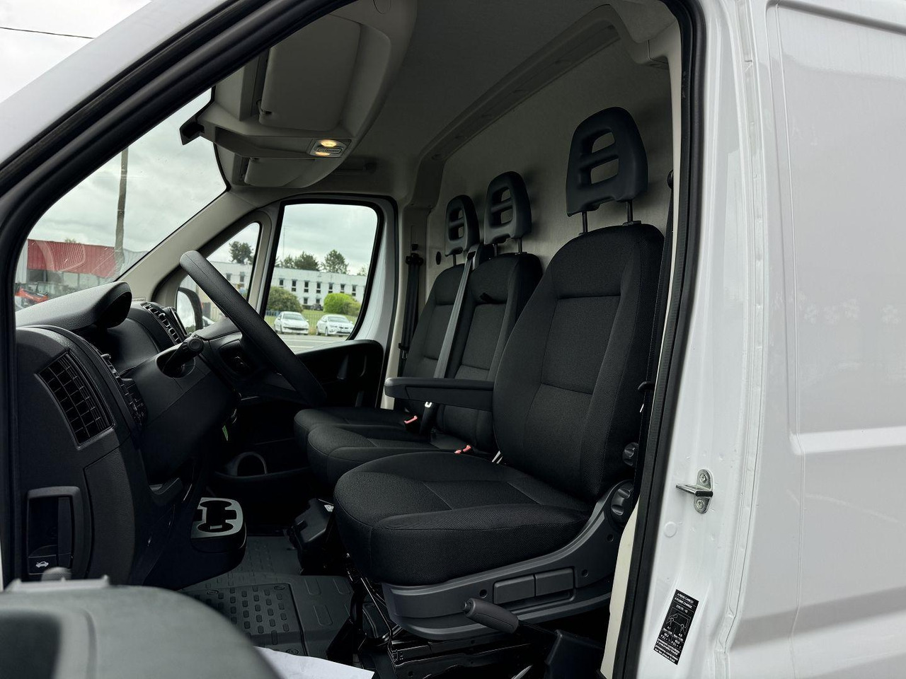 Fiat Ducato LH2 3.5 140CH S&S - فان: صورة 4 Fiat Ducato LH2 3.5 140CH S&S - فان: صورة 4