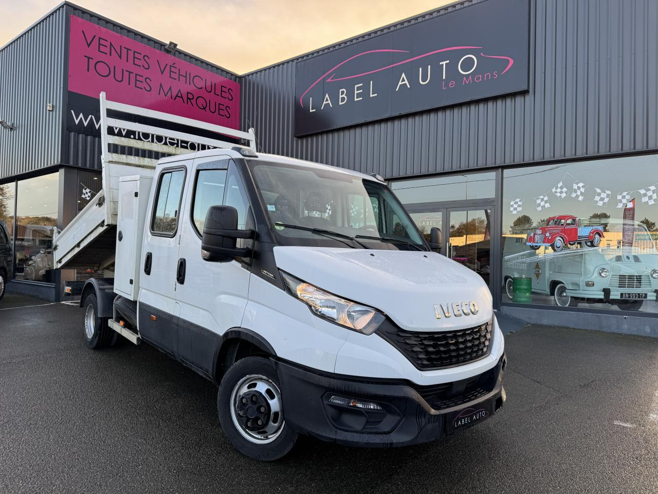 IVECO DAILY 35C14 BENNE COFFRE DOUBLE CABINE RJ 6 places - قلاب صغير, الشاحنات الصغيرة كابينة مزدوجة: صورة 3 IVECO DAILY 35C14 BENNE COFFRE DOUBLE CABINE RJ 6 places - قلاب صغير, الشاحنات الصغيرة كابينة مزدوجة: صورة 3