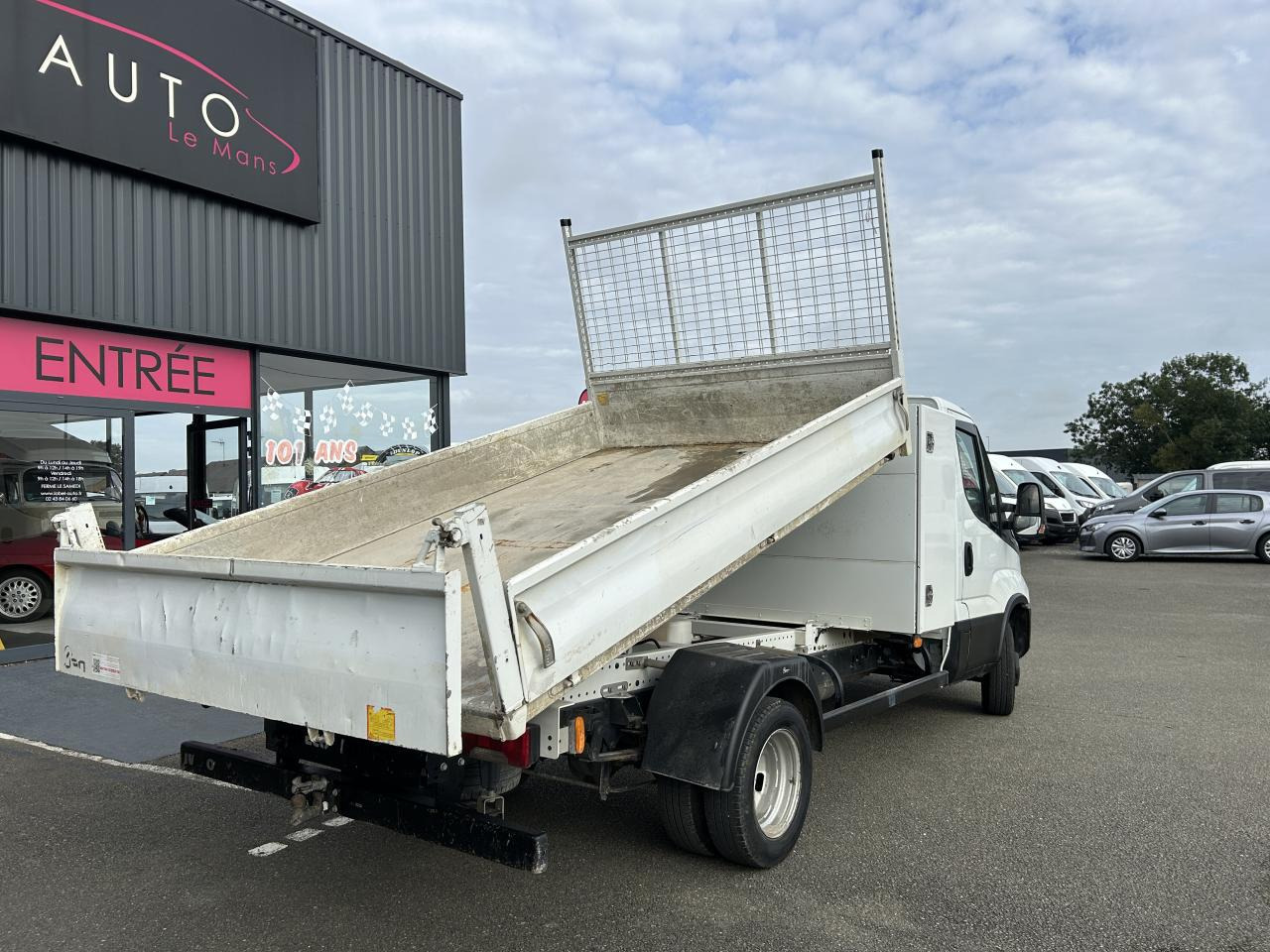IVECO Daily 35 C 14 S&S (Quad-Leaf) CHASSIS CABINE 2014 35C/35S Chassis cabine 35 C Epmt.3.75 PHASE 3 - قلاب صغير: صورة 5 IVECO Daily 35 C 14 S&S (Quad-Leaf) CHASSIS CABINE 2014 35C/35S Chassis cabine 35 C Epmt.3.75 PHASE 3 - قلاب صغير: صورة 5