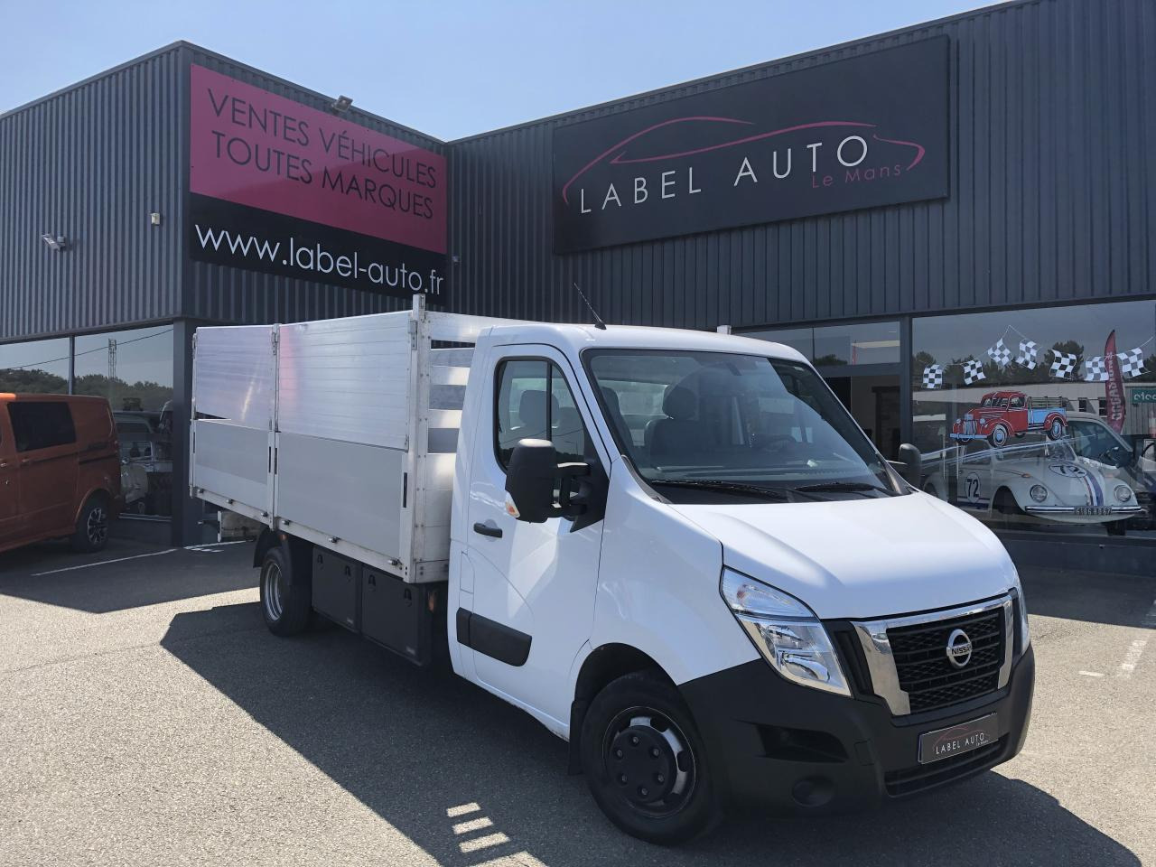 NISSAN INTERSTAR 3T5 2.3 DCI 165CH PLATEAU RIDELLES 4M50 - شاحنة توصيل مفتوحة: صورة 2 NISSAN INTERSTAR 3T5 2.3 DCI 165CH PLATEAU RIDELLES 4M50 - شاحنة توصيل مفتوحة: صورة 2