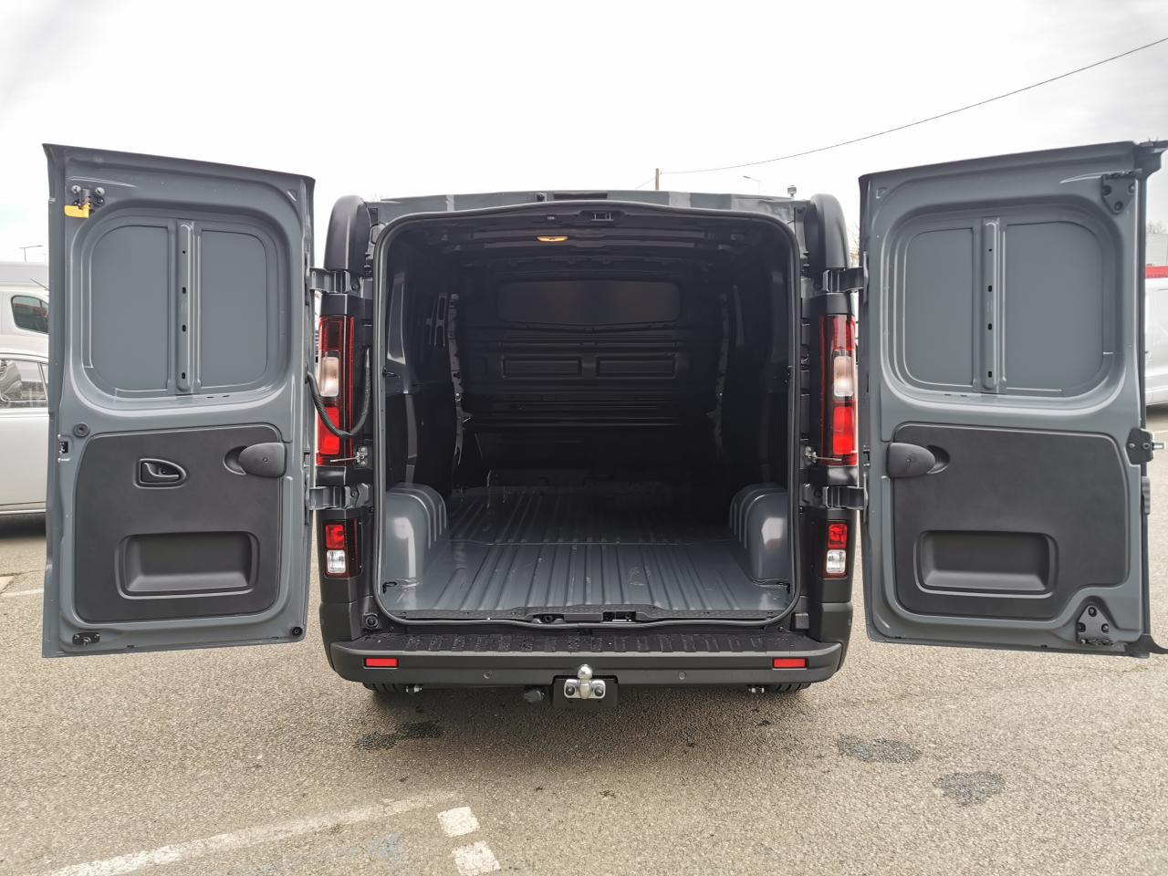 NISSAN Primastar N-Connecta 3.1t L2H1 2.0 dCi - 150 - S/S II 2021 FOURGON Fourgon L2H1 PHASE 2 - فان: صورة 3 NISSAN Primastar N-Connecta 3.1t L2H1 2.0 dCi - 150 - S/S II 2021 FOURGON Fourgon L2H1 PHASE 2 - فان: صورة 3