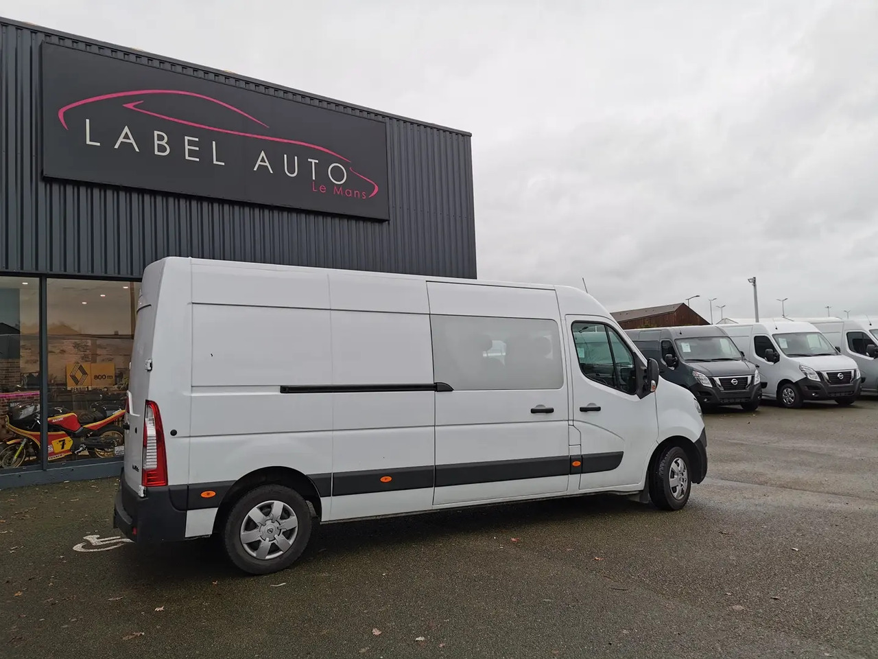 Nissan Interstar L2H2 3T5 2.3 DCI 135CH N-CONNECTA CAB APPRO - الشاحنات الصغيرة كابينة مزدوجة: صورة 5 Nissan Interstar L2H2 3T5 2.3 DCI 135CH N-CONNECTA CAB APPRO - الشاحنات الصغيرة كابينة مزدوجة: صورة 5