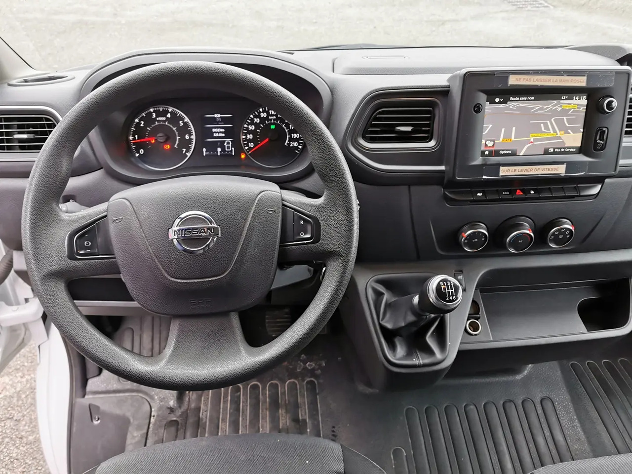 Nissan Interstar L2H2 3T5 2.3 DCI 135CH N-CONNECTA CAB APPRO - الشاحنات الصغيرة كابينة مزدوجة: صورة 3 Nissan Interstar L2H2 3T5 2.3 DCI 135CH N-CONNECTA CAB APPRO - الشاحنات الصغيرة كابينة مزدوجة: صورة 3
