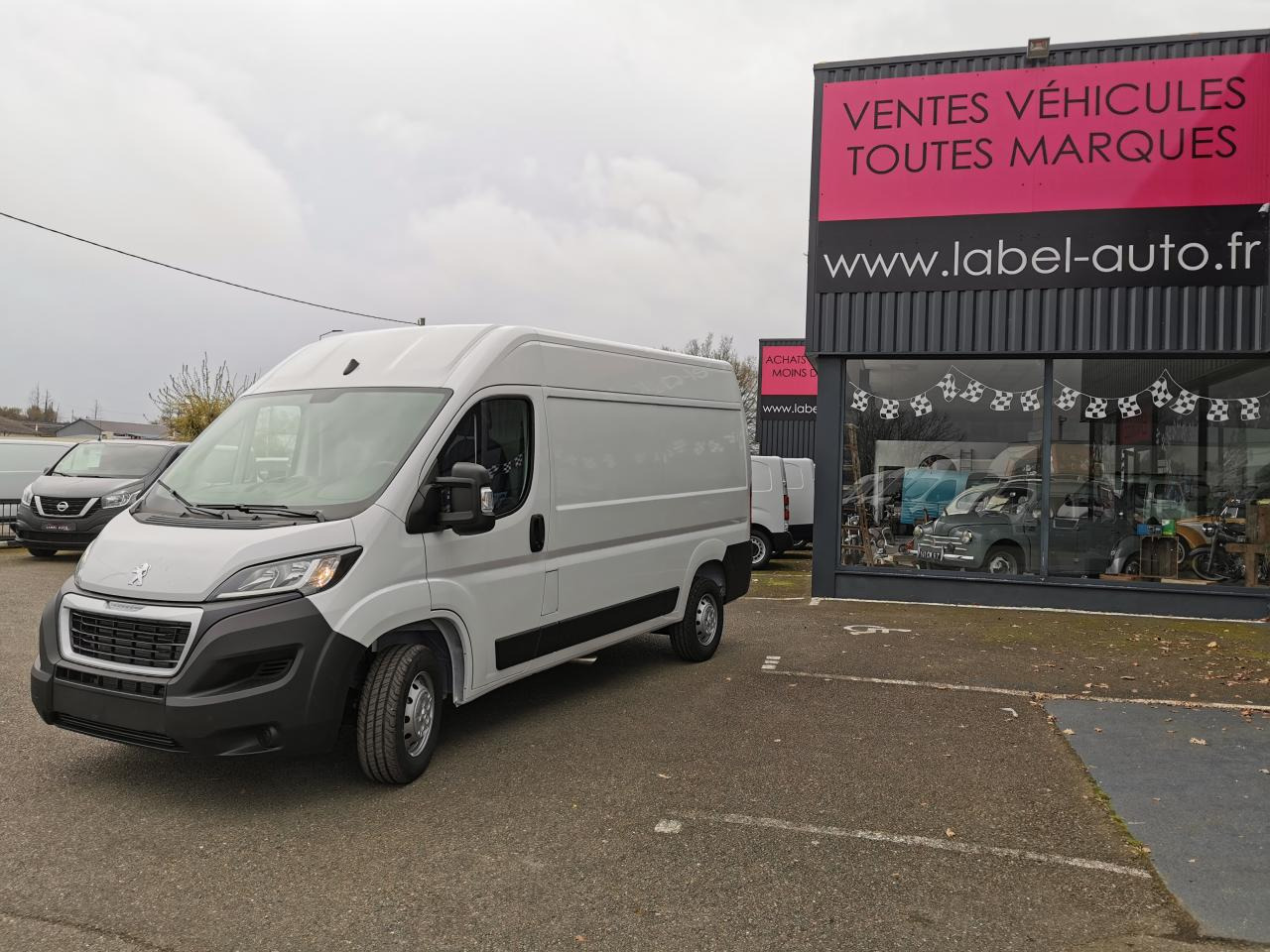 PEUGEOT Boxer 3.5t L2H2 2.2 HDi S&S Maxi - 140 III FOURGON TOLE Fourgon Tolé 435 L2H2 PHASE 3 - فان: صورة 5 PEUGEOT Boxer 3.5t L2H2 2.2 HDi S&S Maxi - 140 III FOURGON TOLE Fourgon Tolé 435 L2H2 PHASE 3 - فان: صورة 5