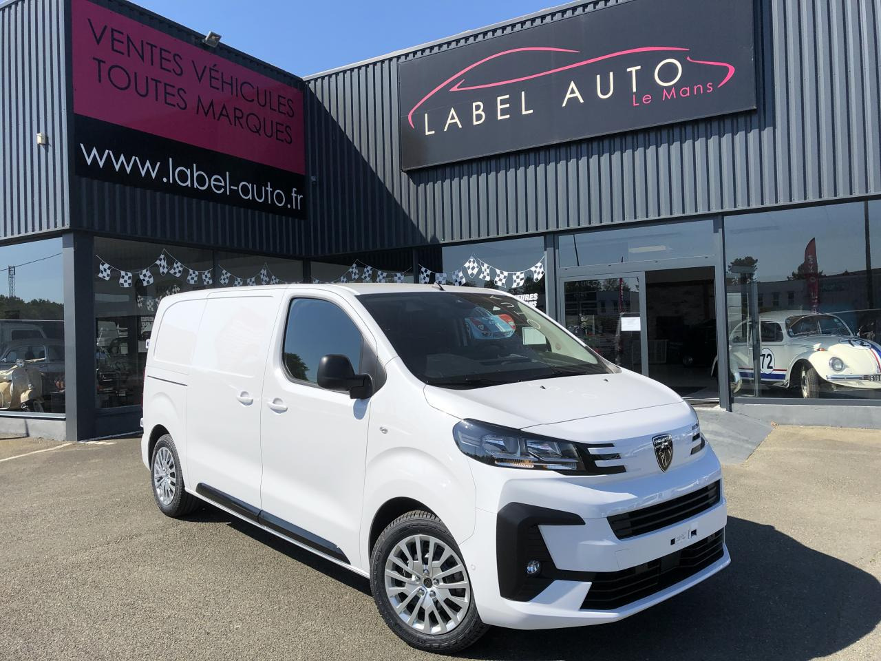 PEUGEOT Expert M 2.0 BlueHDi - 180 S&S - BV EAT8 III FOURGON Fourgon PHASE 2 - فان: صورة 1 PEUGEOT Expert M 2.0 BlueHDi - 180 S&S - BV EAT8 III FOURGON Fourgon PHASE 2 - فان: صورة 1