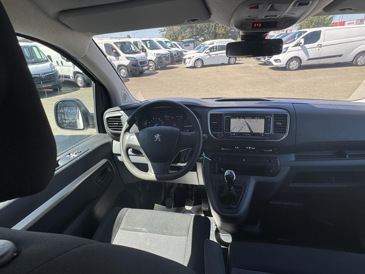 Peugeot Expert Standard 2.0 BlueHDI 150 S&S CABINE APPROFONDIE 6 PLACES - الشاحنات الصغيرة كابينة مزدوجة: صورة 3 Peugeot Expert Standard 2.0 BlueHDI 150 S&S CABINE APPROFONDIE 6 PLACES - الشاحنات الصغيرة كابينة مزدوجة: صورة 3