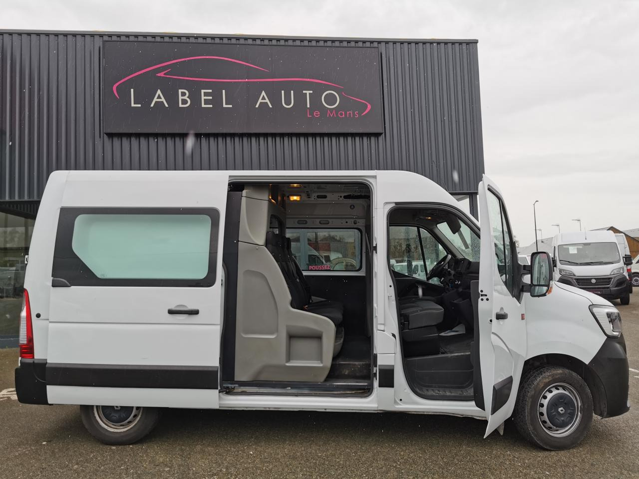 RENAULT Master Confort F3300 L2H2 2.3 dCi - 135  III CABINE APPROFONDIE Cabine approfondie L2H2 Traction PHA - فان: صورة 1 RENAULT Master Confort F3300 L2H2 2.3 dCi - 135  III CABINE APPROFONDIE Cabine approfondie L2H2 Traction PHA - فان: صورة 1