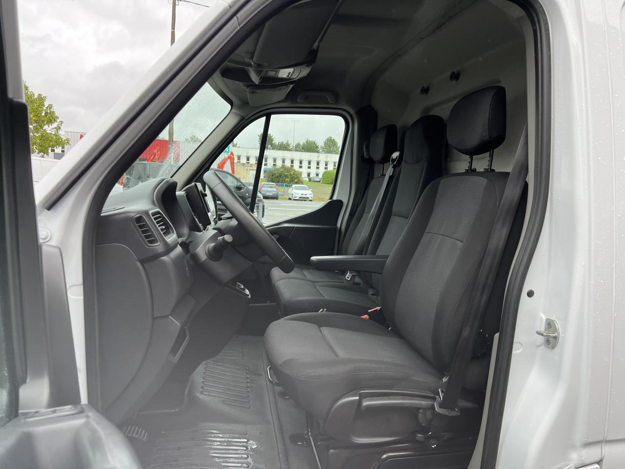 RENAULT Master Grand Confort F3300 L2H2 2.3 dCi - 135  III FOURGON Fourgon L2H2 Traction PHASE 3 - فان: صورة 5 RENAULT Master Grand Confort F3300 L2H2 2.3 dCi - 135  III FOURGON Fourgon L2H2 Traction PHASE 3 - فان: صورة 5