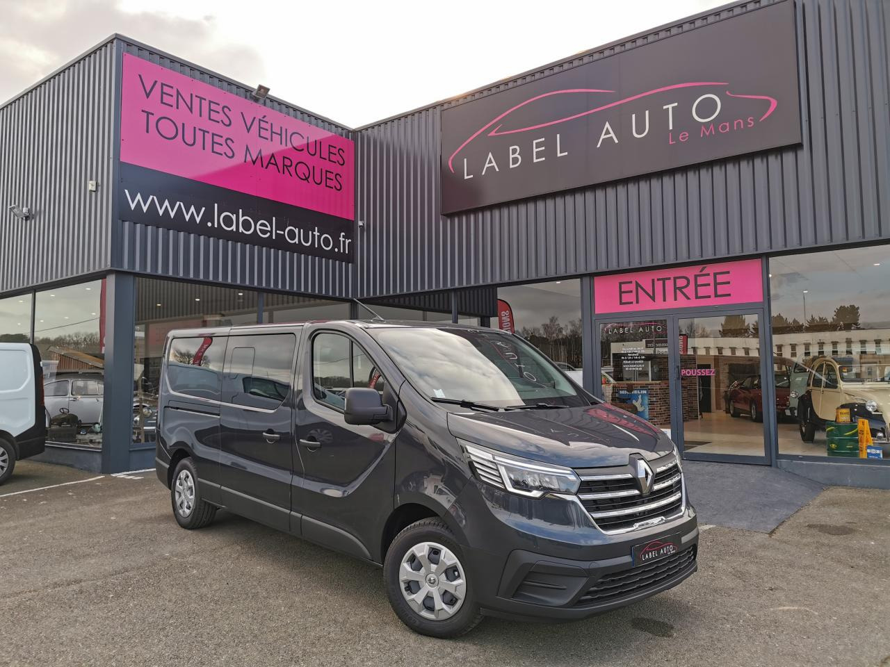RENAULT Trafic L2 2.0 Energy dCi - 150 - S&S - BV EDC Euro 6e III COMBI Combi Intens L2H1 PHASE 3 - ميكروباص: صورة 1 RENAULT Trafic L2 2.0 Energy dCi - 150 - S&S - BV EDC Euro 6e III COMBI Combi Intens L2H1 PHASE 3 - ميكروباص: صورة 1