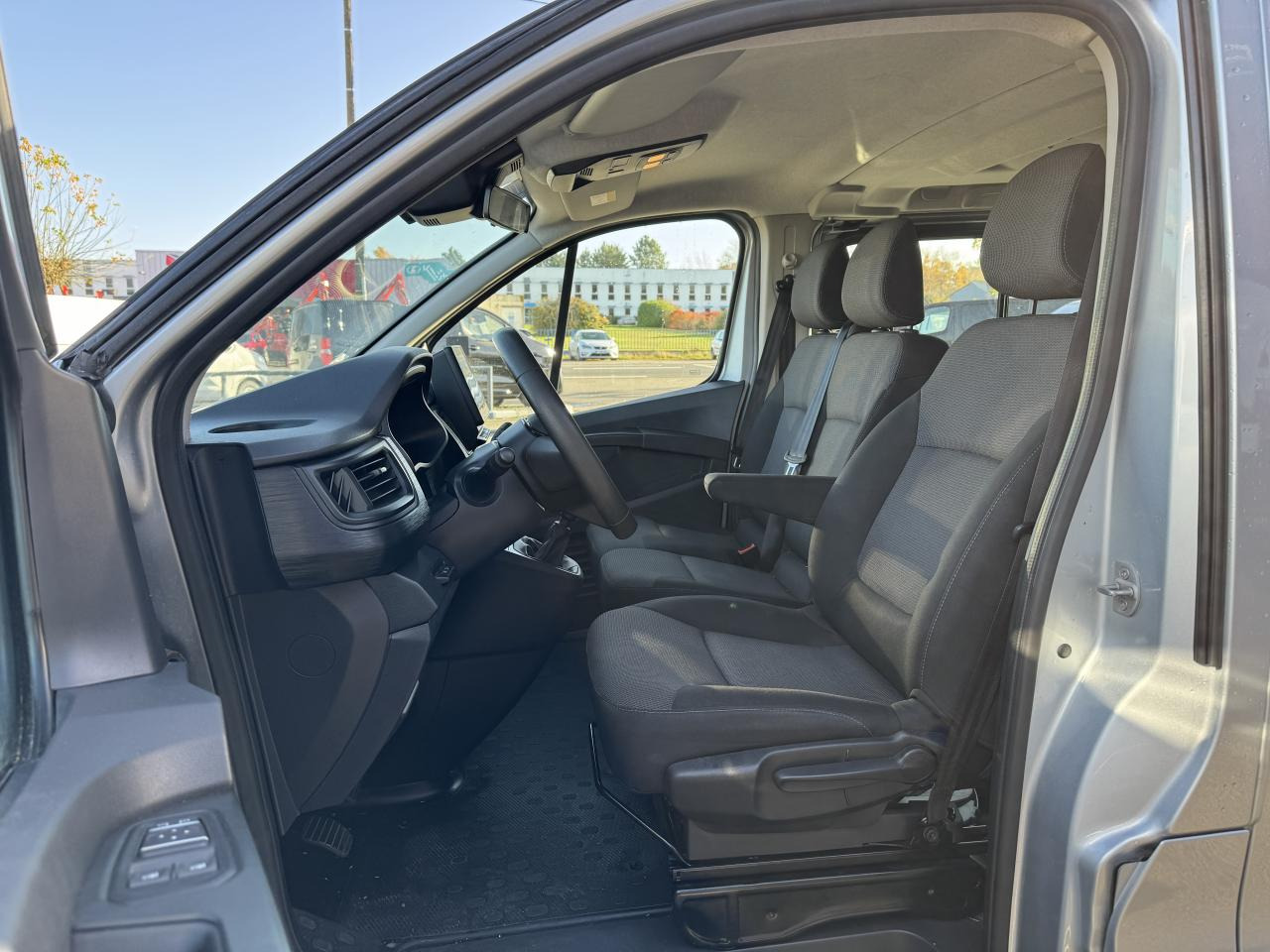 RENAULT Trafic L2 2.0 Energy dCi - 150 - S&S III COMBI Combi Zen L2H1 PHASE 3 - ميكروباص: صورة 5 RENAULT Trafic L2 2.0 Energy dCi - 150 - S&S III COMBI Combi Zen L2H1 PHASE 3 - ميكروباص: صورة 5