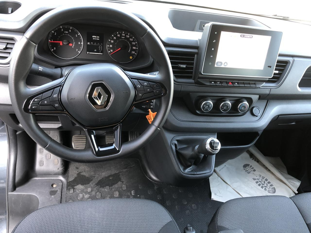 RENAULT Trafic L2 2.0 Energy dCi - 150 - S&S  III COMBI Combi Zen L2H1 PHASE 3 - ميكروباص: صورة 3 RENAULT Trafic L2 2.0 Energy dCi - 150 - S&S  III COMBI Combi Zen L2H1 PHASE 3 - ميكروباص: صورة 3