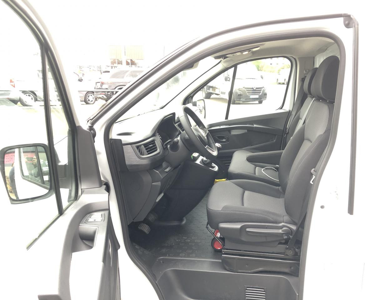 RENAULT Trafic L2H1 3000 Kg 2.0 Blue dCi 170ch ADVANCE - فان: صورة 5 RENAULT Trafic L2H1 3000 Kg 2.0 Blue dCi 170ch ADVANCE - فان: صورة 5