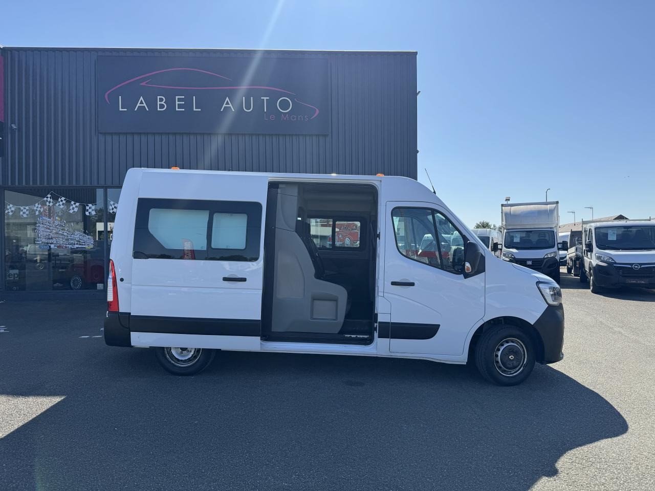 Renault Master 7 PLACES Confort F3300 L2H2 2.3 dCi - 135 III CABINE APPROFONDIE Cabine approfondie L2H2 Tra - الشاحنات الصغيرة كابينة مزدوجة: صورة 1 Renault Master 7 PLACES Confort F3300 L2H2 2.3 dCi - 135 III CABINE APPROFONDIE Cabine approfondie L2H2 Tra - الشاحنات الصغيرة كابينة مزدوجة: صورة 1