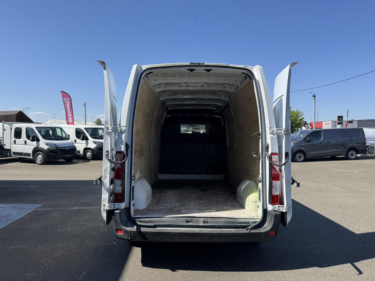 Renault Master F3500 L3H2 2.3 DCI 135CH CONFORT EURO6 - فان: صورة 2 Renault Master F3500 L3H2 2.3 DCI 135CH CONFORT EURO6 - فان: صورة 2