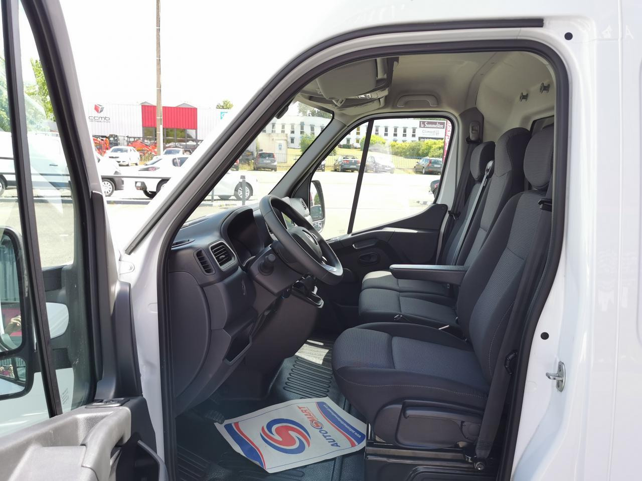 Renault Master Grand Confort F3500 L3H2 2.3 Energy dCi - 150 III FOURGON Fourgon L3H2 Traction PHASE 3 - فان: صورة 5 Renault Master Grand Confort F3500 L3H2 2.3 Energy dCi - 150 III FOURGON Fourgon L3H2 Traction PHASE 3 - فان: صورة 5