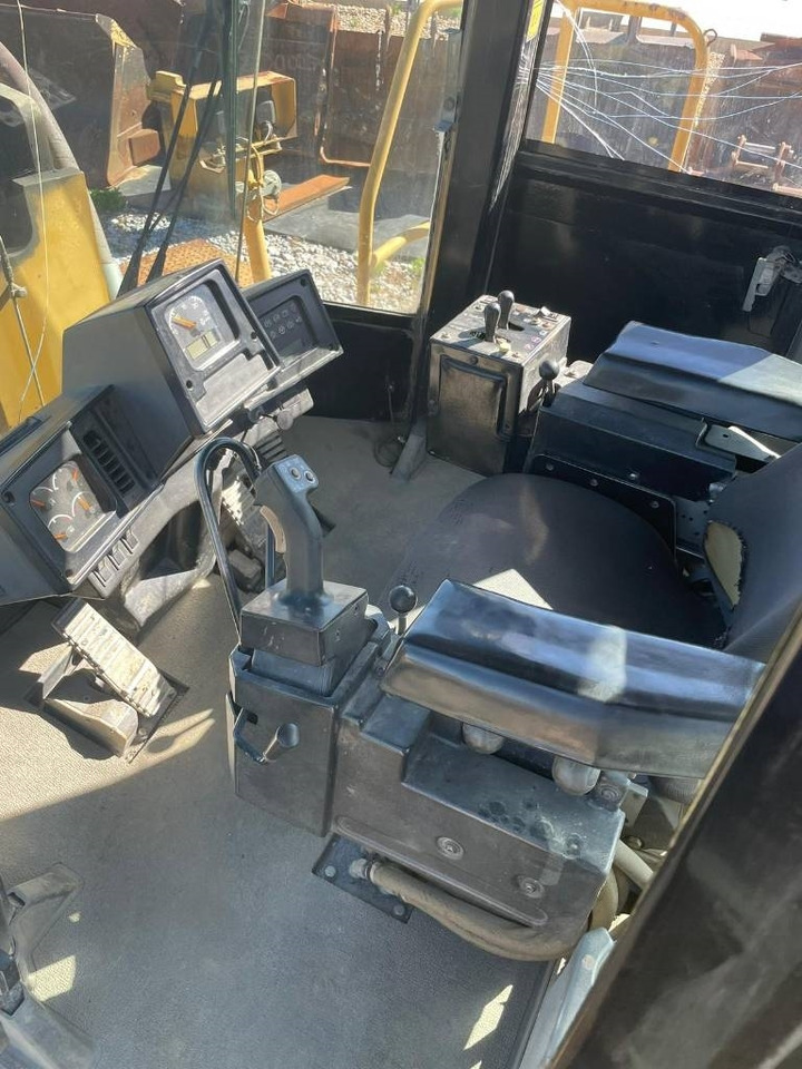 اللودر بعجل CAT 988 G: صورة 6