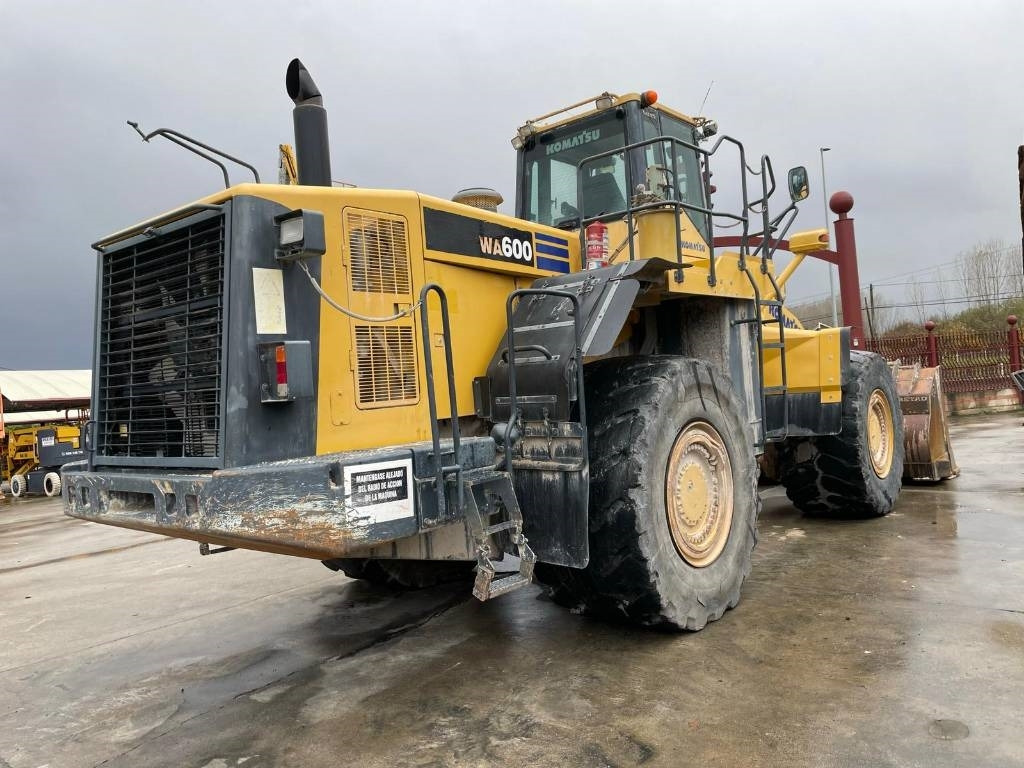 Komatsu WA 600-6 - اللودر بعجل: صورة 4 Komatsu WA 600-6 - اللودر بعجل: صورة 4