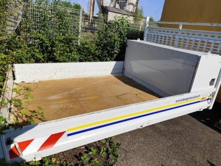 Plateau acier 3120 x 2000 x 330 mm utiles Ridelles acier + Coffre Acier dos cabine 1850 x 600 x 880(ht) mm - أدوات ومعدات: صورة 3 Plateau acier 3120 x 2000 x 330 mm utiles Ridelles acier + Coffre Acier dos cabine 1850 x 600 x 880(ht) mm - أدوات ومعدات: صورة 3