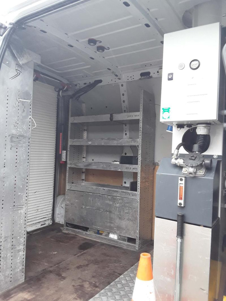 Renault Master 130 35 Fourgon nacelle - منصة محمولة مثبتة على الشاحنة: صورة 4 Renault Master 130 35 Fourgon nacelle - منصة محمولة مثبتة على الشاحنة: صورة 4