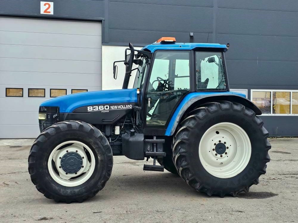 New Holland 8360 DT - جرار: صورة 3 New Holland 8360 DT - جرار: صورة 3