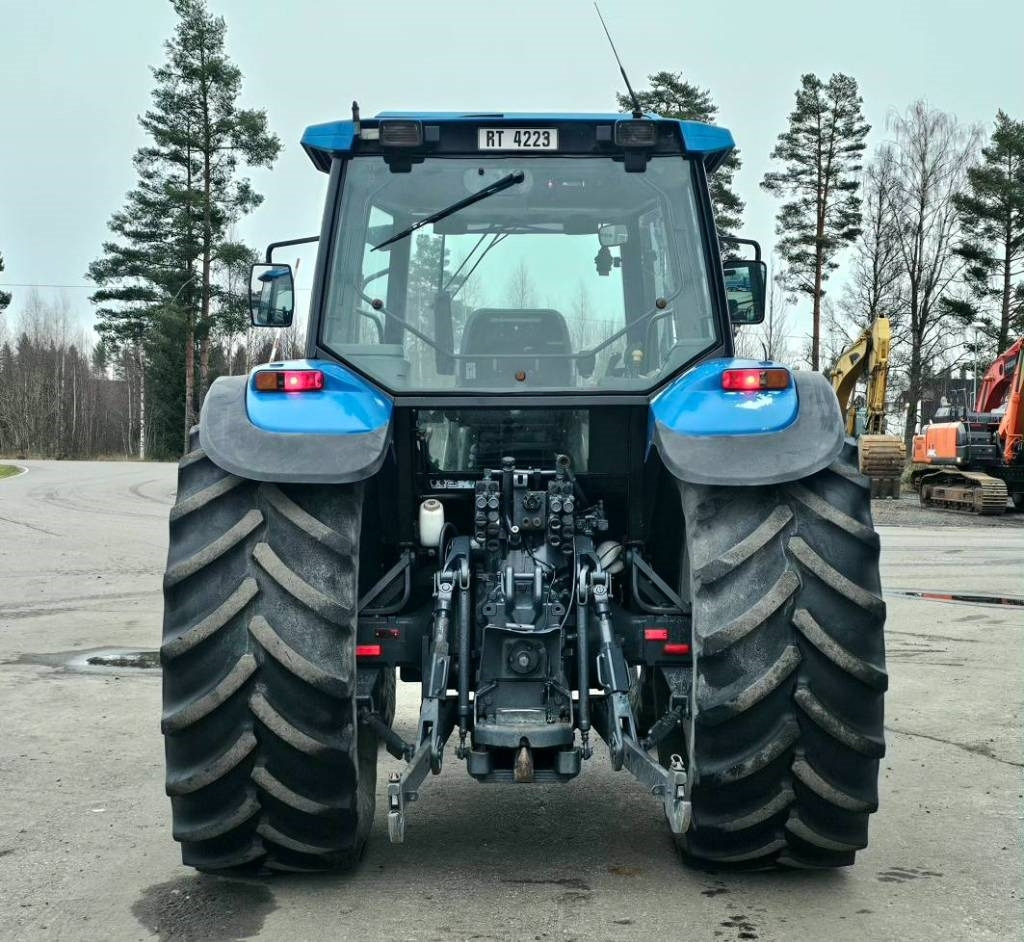 New Holland 8360 DT - جرار: صورة 5 New Holland 8360 DT - جرار: صورة 5