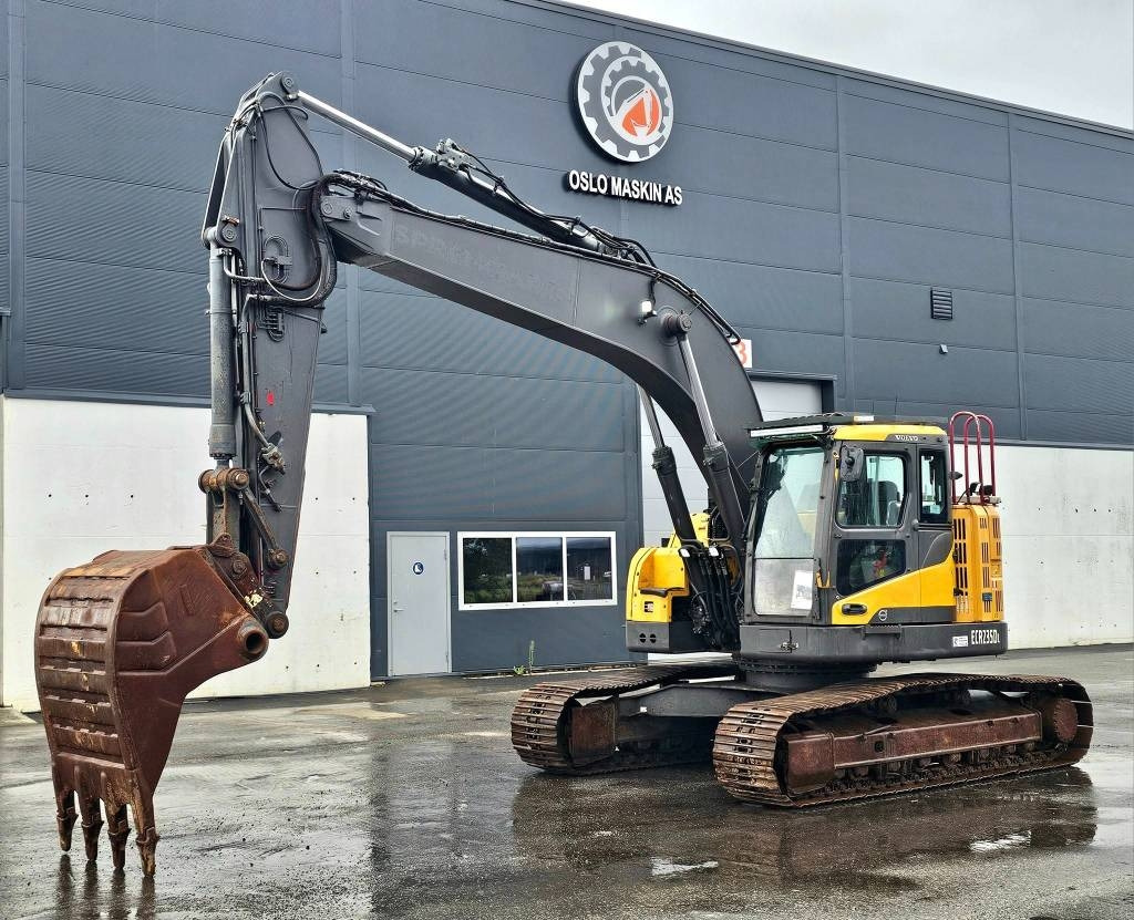 Volvo ECR235 DL - حفار زاحف: صورة 1 Volvo ECR235 DL - حفار زاحف: صورة 1
