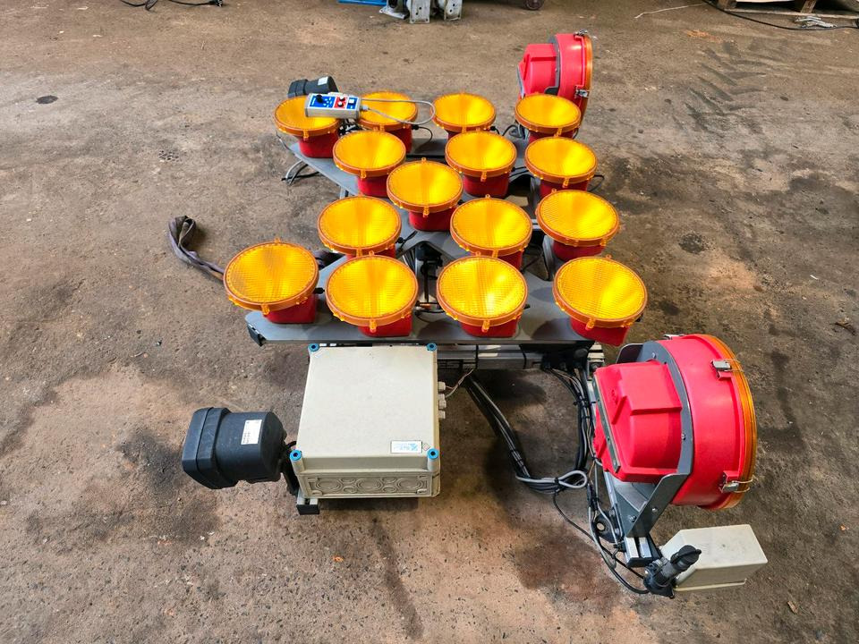 Horizont Blinkpfeinalage für Unimog mit Xenonscheinwerfer Dachträger Nissen Vz616 Funkwarnmeldeanlage passend für UGE UGN U290 U 300 400 500 405 218 219 318 319 423 427 430 527 530 Mercedes-Benz Dach - أضواء/ إضاءة - آلات الإنشاء: صورة 4 Horizont Blinkpfeinalage für Unimog mit Xenonscheinwerfer Dachträger Nissen Vz616 Funkwarnmeldeanlage passend für UGE UGN U290 U 300 400 500 405 218 219 318 319 423 427 430 527 530 Mercedes-Benz Dach - أضواء/ إضاءة - آلات الإنشاء: صورة 4