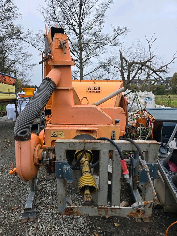 Jensen A328 Holhäcksler Holzhacker Holzschreder passend für Unimog 405 U 300 400 500 527 530 523 - قاطعة الأخشاب: صورة 3 Jensen A328 Holhäcksler Holzhacker Holzschreder passend für Unimog 405 U 300 400 500 527 530 523 - قاطعة الأخشاب: صورة 3