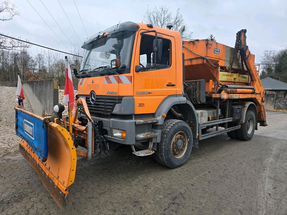 Mercedes-Benz Allrad Atego 1828 AK Absetzkipper Meiller Schmidt Schneepflug Küpper-Weisser Salzstreuer Allrad - جرافة ثلج: صورة 1 Mercedes-Benz Allrad Atego 1828 AK Absetzkipper Meiller Schmidt Schneepflug Küpper-Weisser Salzstreuer Allrad - جرافة ثلج: صورة 1