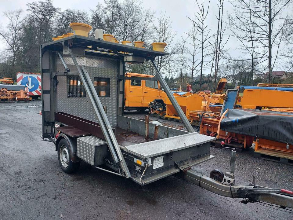 Mersch Absperrtafel Vorwarntafel Verkehrsleitanhänger vz616 nisse - مقطورة: صورة 3 Mersch Absperrtafel Vorwarntafel Verkehrsleitanhänger vz616 nisse - مقطورة: صورة 3