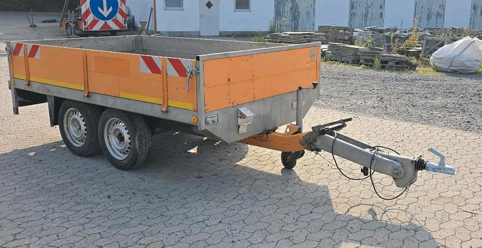 Mersch Hochlader Tieflader mit Auffahrrampen Anhänger PKW Tandemanhänger Wechselzugöse Höhenverstellbare Zugdeichsel - مقطورات مسطحة: صورة 2 Mersch Hochlader Tieflader mit Auffahrrampen Anhänger PKW Tandemanhänger Wechselzugöse Höhenverstellbare Zugdeichsel - مقطورات مسطحة: صورة 2